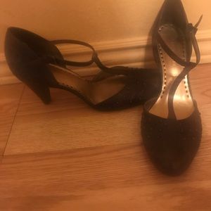 T-strap Medium heels shoes